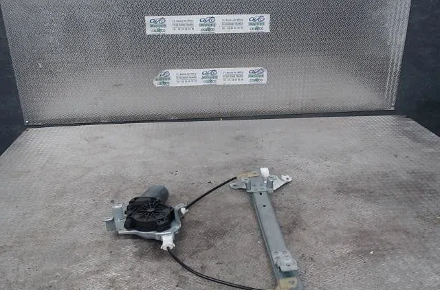 Mecanismemoteur leve-glace porte coulissante d Nissan QASHQAI - QASHQAI 2 I (J10, NJ10, JJ10E) 1.5 dci (2010-2013) 5 por
