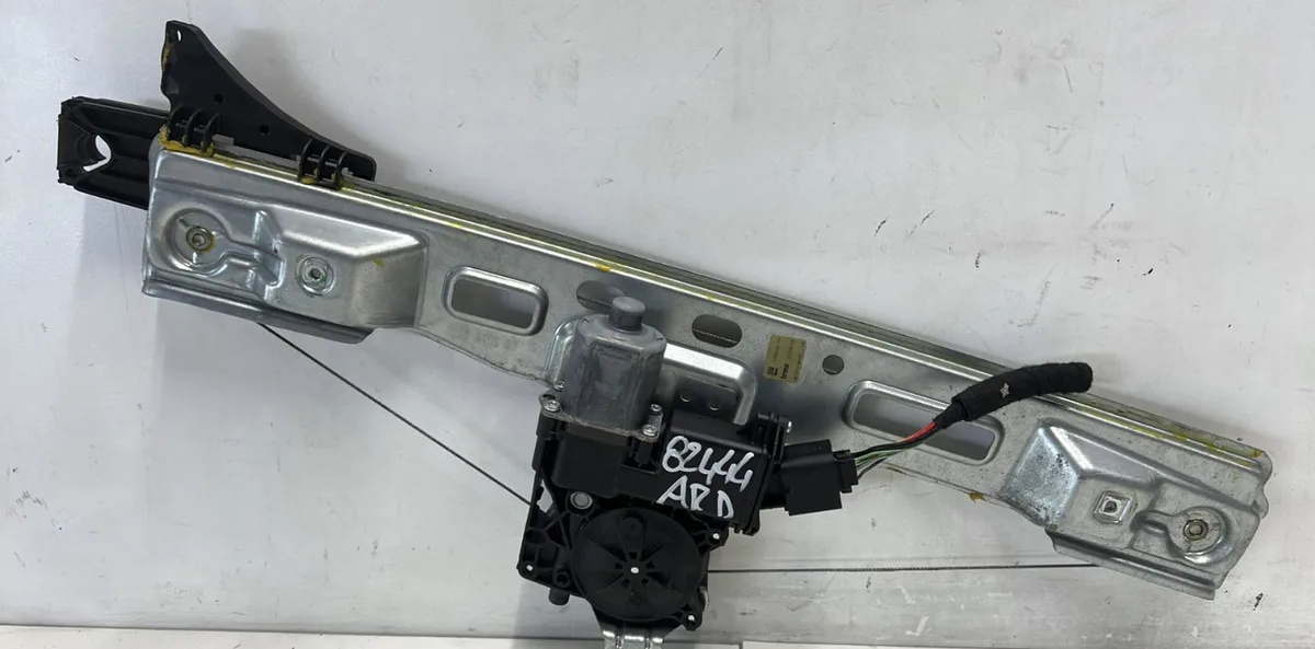 Mecanismemoteur leve-glace porte coulissante d OPEL ZAFIRA TOURER C PHASE 1 occasion