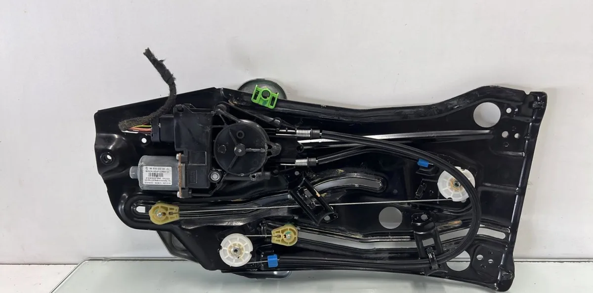 Mecanismemoteur leve-glace porte coulissante d PEUGEOT 308 1 PHASE 2 CABRIOLET occasion