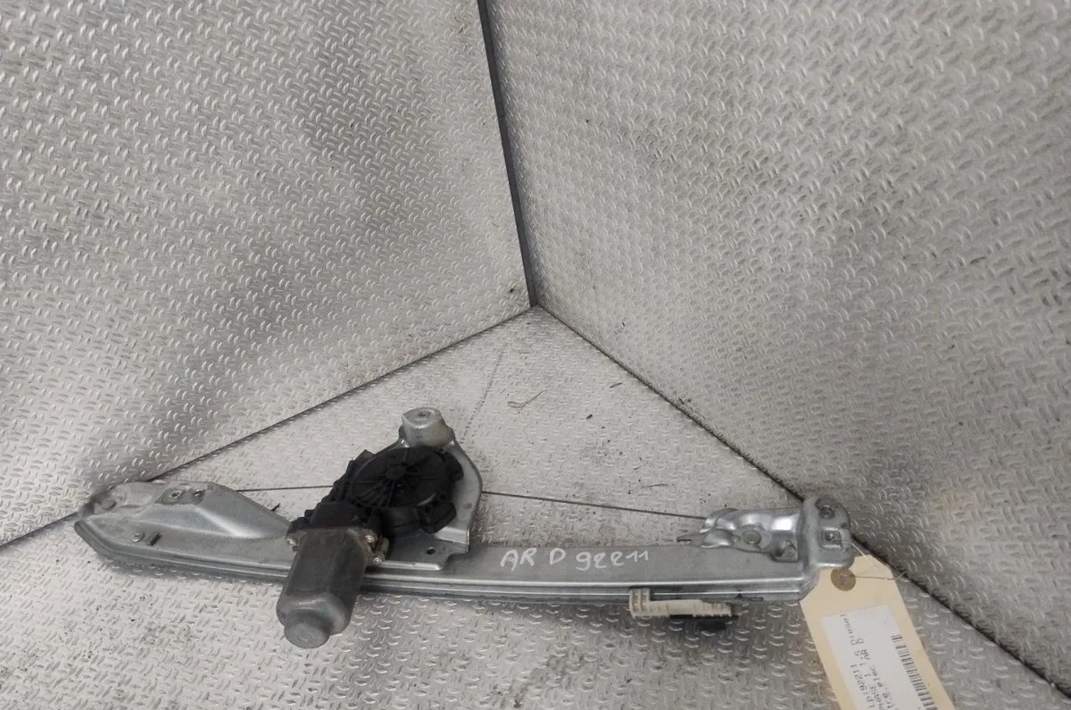 Mecanismemoteur leve-glace porte coulissante d Renault CLIO III (BR0-1, CR0-1) 1.5 dci (br17, cr17) (2005-2012) 5 portes