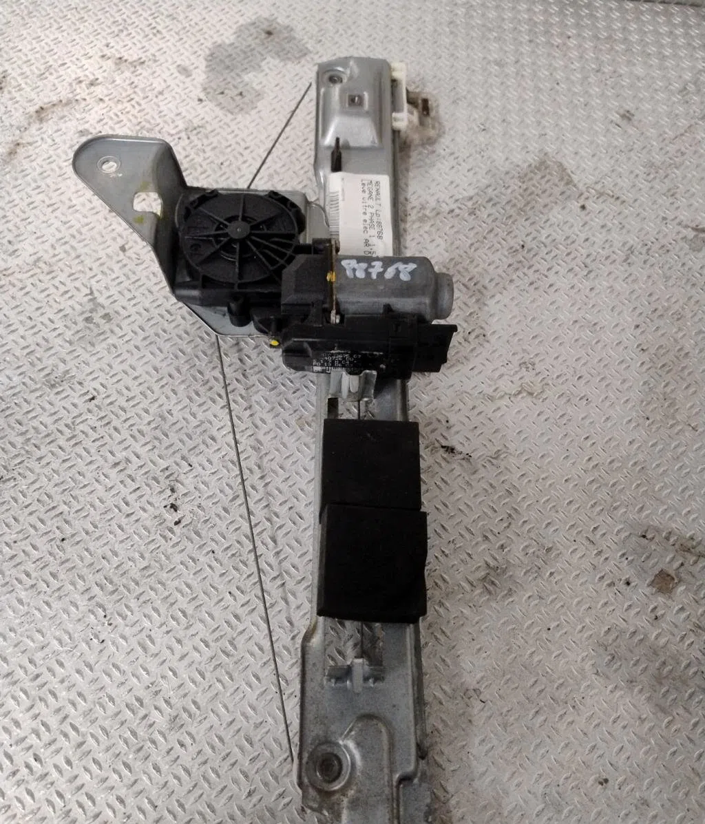 Mecanismemoteur leve-glace porte coulissante d Renault MEGANE II (BM0-1_, CM0-1_) 1.5 dci (bm0f, bm0t, bm2b, cm0f, cm0t)