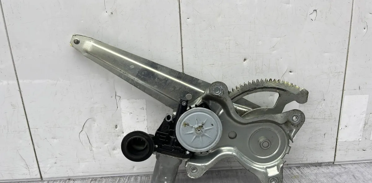 Mecanismemoteur leve-glace porte coulissante d TOYOTA RAV4 3 PHASE 1 occasion