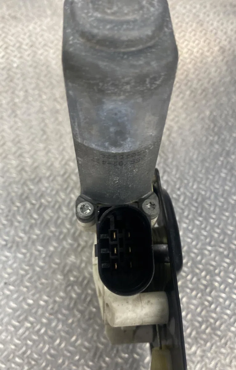 Mecanismemoteur leve-glace porte coulissante g BMW SERIE 5 E60  SERIE 5 E60 PHASE 2 occasion