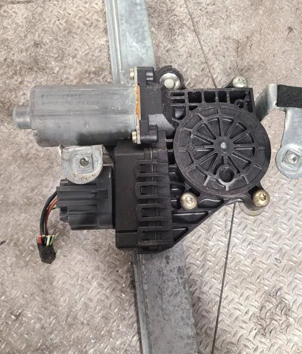 Mecanismemoteur leve-glace porte coulissante g Ford MONDEO III (B5Y) 2.0 16v tddi - tdci (2000-2007) 5 portes occasion