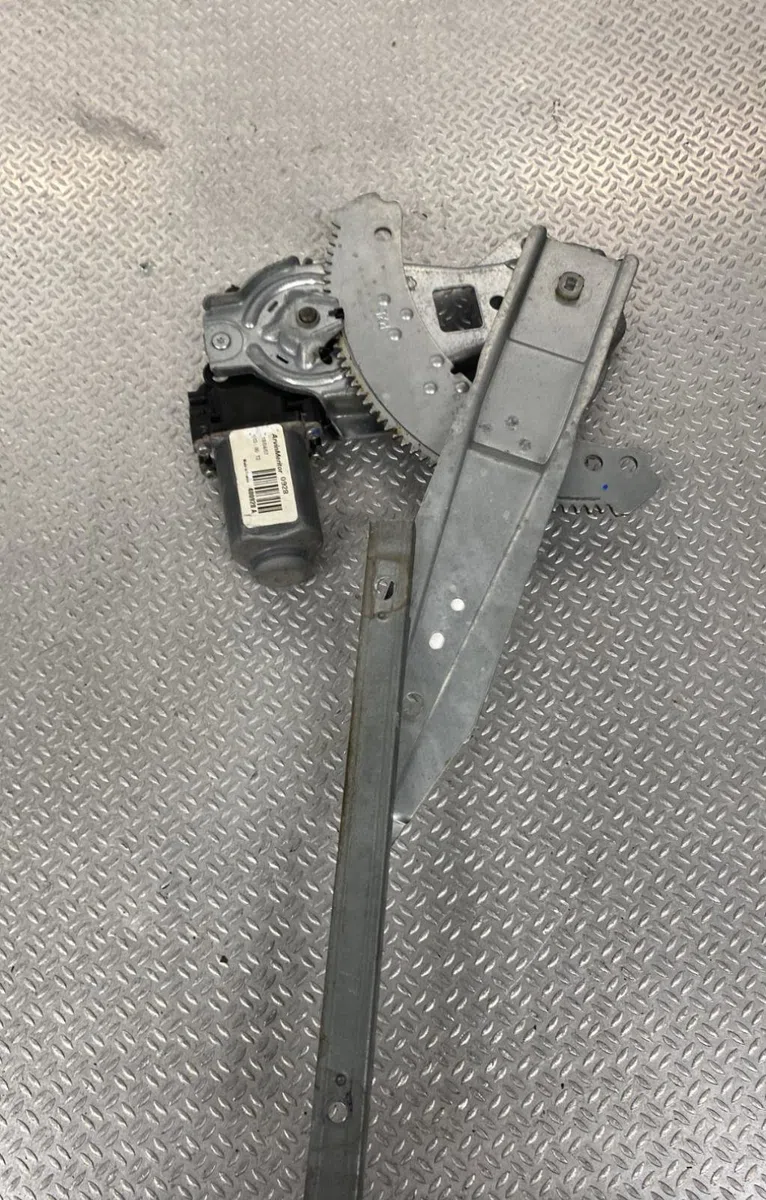 Mecanismemoteur leve-glace porte coulissante g Nissan NOTE (E11, NE11) 1.5 dci (2010-2012) occasion