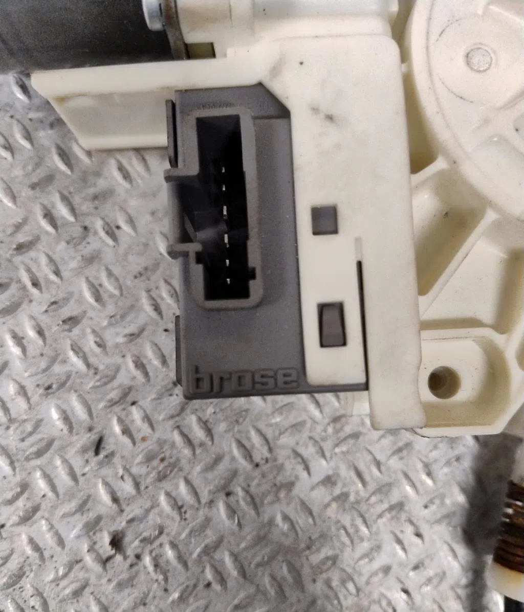 Mecanismemoteur leve-glace porte coulissante g Peugeot 407 (6D_) 2.0 hdi 135 (6drhrh, 6drhre, 6drhrg, 6drhrj) (2004-2010