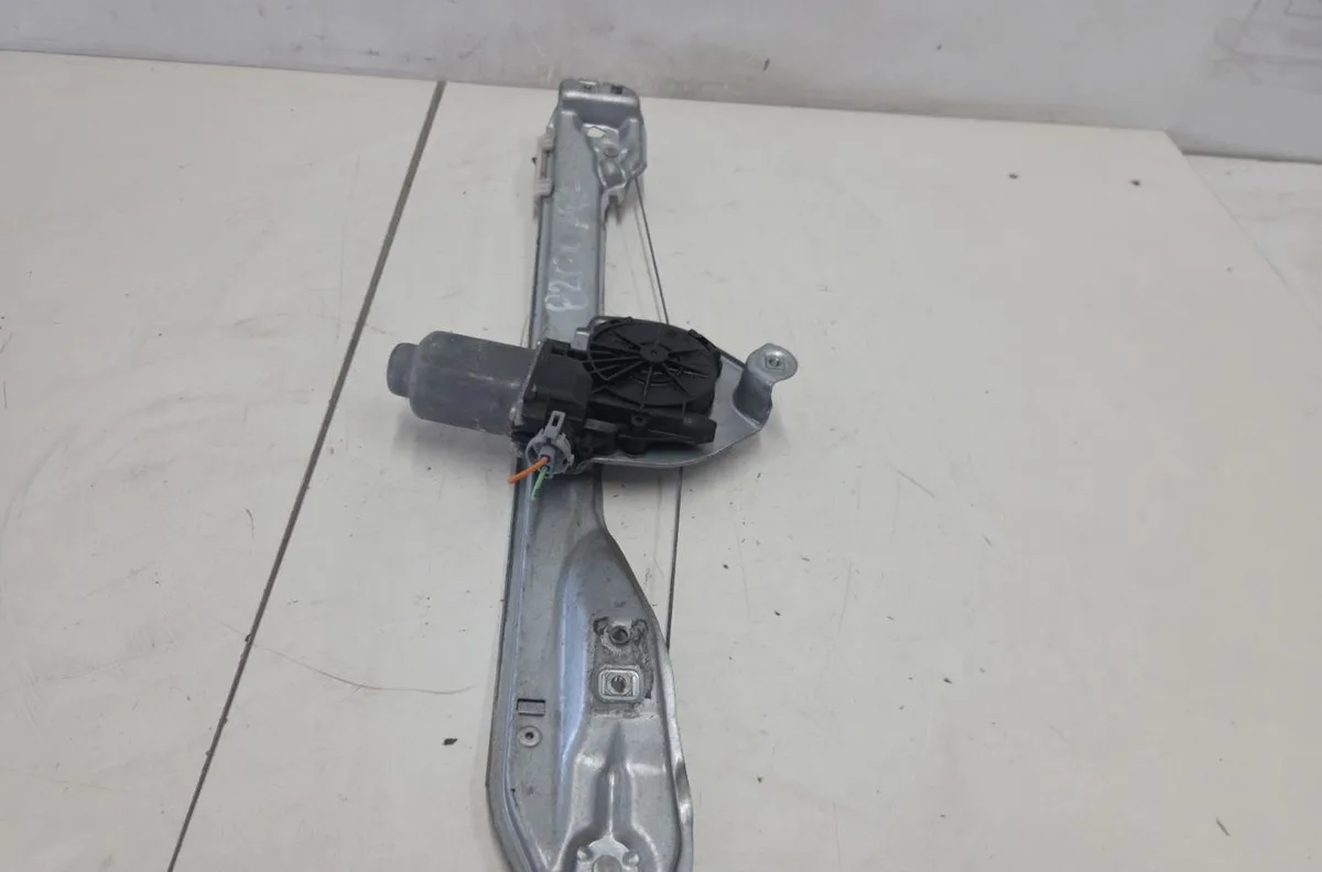 Mecanismemoteur leve-glace porte coulissante g RENAULT CLIO 3 PHASE 2 BREAK occasion