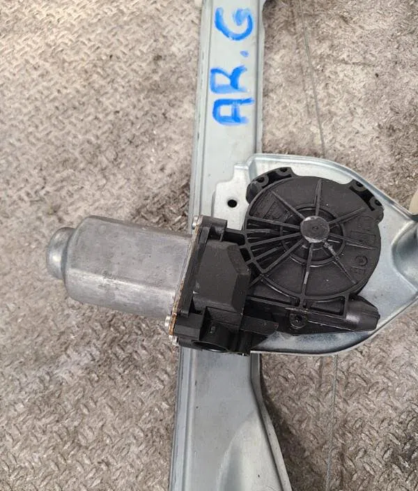 Mecanismemoteur leve-glace porte coulissante g Renault CLIO III (BR0-1, CR0-1) 1.5 dci (br0h, cr0h, cr1s, br1s) (2005-20