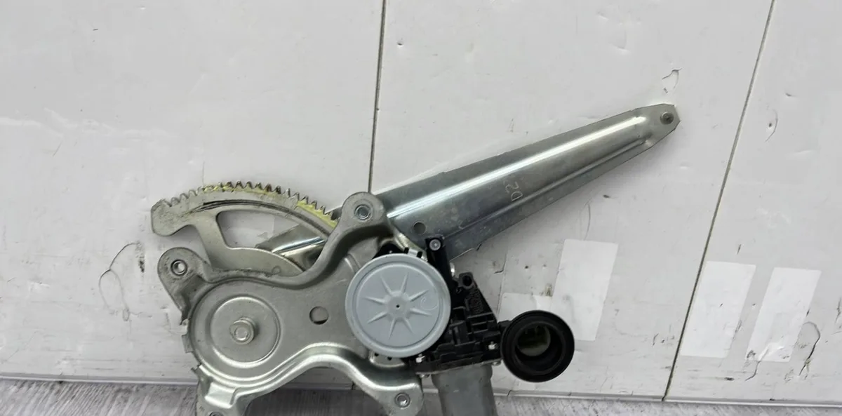 Mecanismemoteur leve-glace porte coulissante g TOYOTA RAV4 3 PHASE 3 occasion