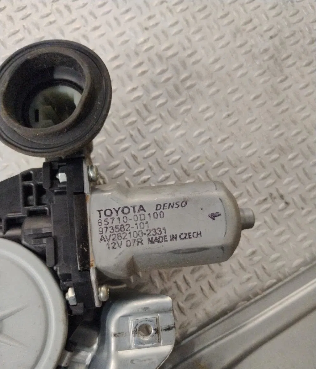 Mecanismemoteur leve-glace porte coulissante g Toyota YARIS (_P13_) 1.5 hybrid (nhp130_) (2012) occasion
