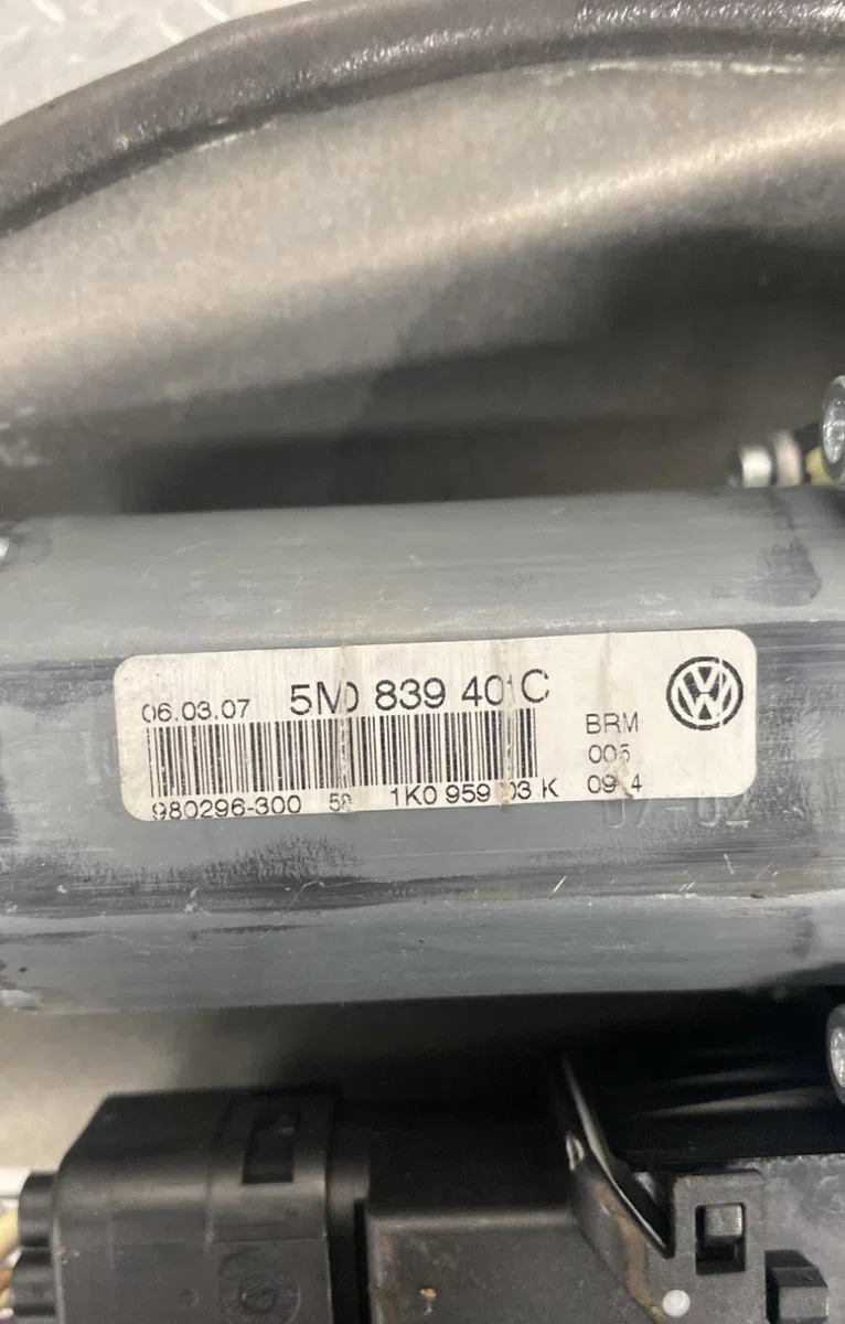 Mecanismemoteur leve-glace porte coulissante g Volkswagen GOLF PLUS V (5M1, 521) 1.9 tdi (2005-2009) 5 portes occasion