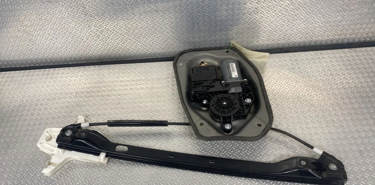Mecanismemoteur leve-glace porte coulissante g Volkswagen GOLF PLUS V (5M1, 521) 1.9 tdi (2005-2009) 5 portes occasion