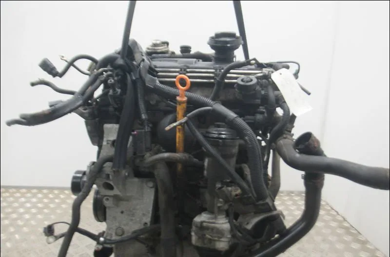 Moteur diesel Skoda ROOMSTER (5J7) 1.9 tdi (2006-2010) 5 portes occasion