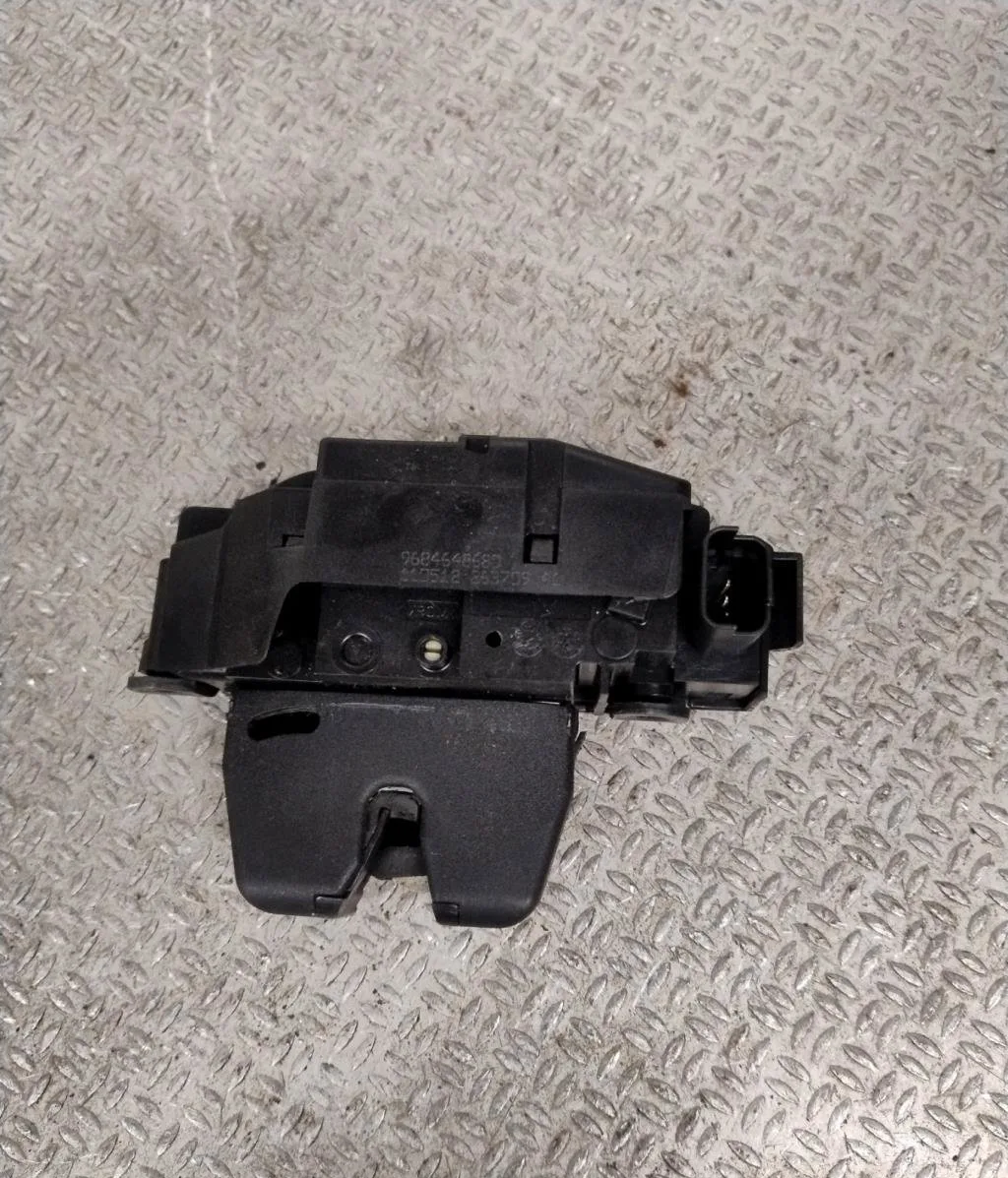 Moteur electrique de hayon-coffre Citroen C4 II (NC_) 1.6 hdi 110 (2009) 5 portes occasion