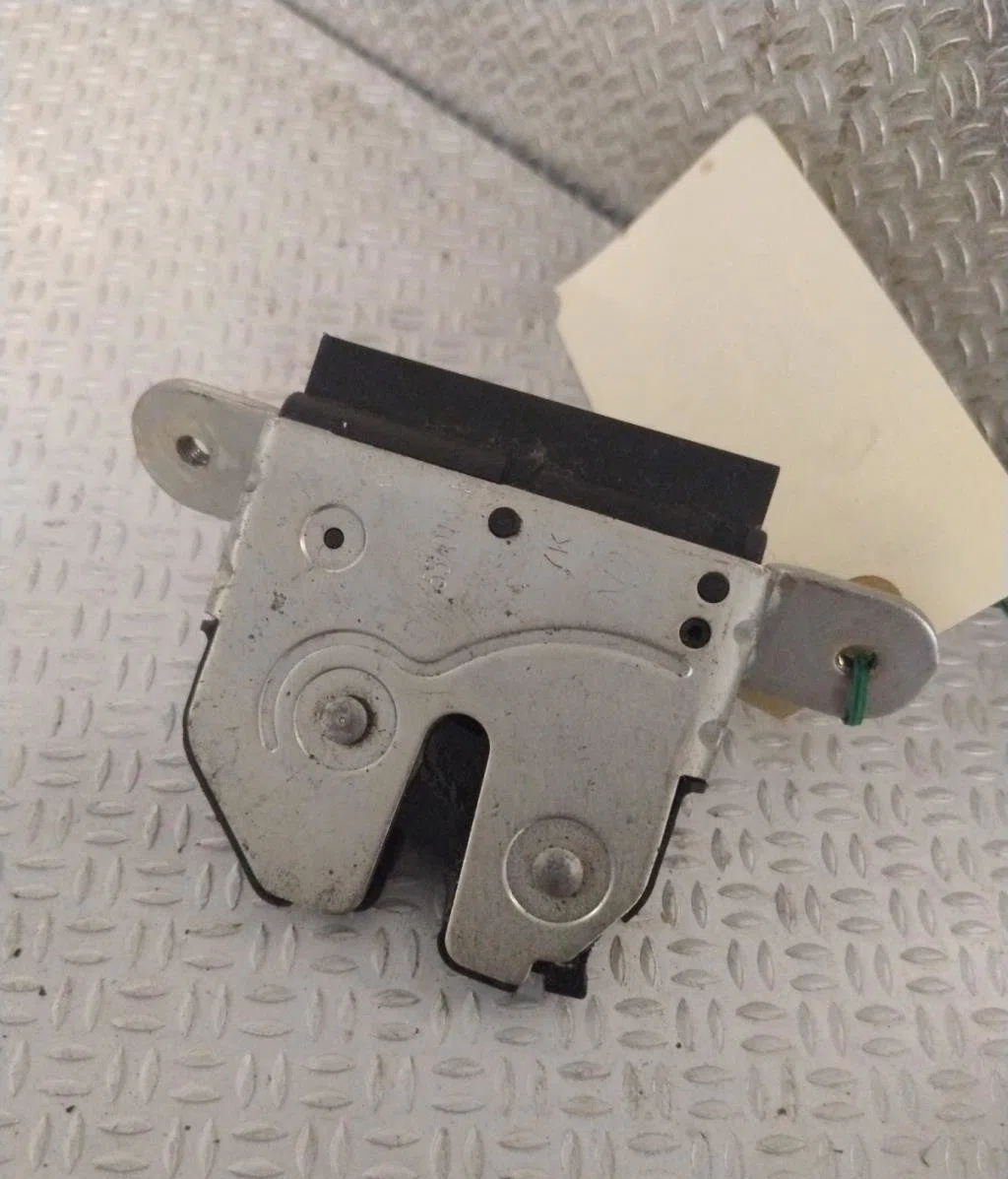 Moteur electrique de hayon-coffre Opel CORSA D (S07) 1.2 (l08, l68) (2006-2014) 5 portes occasion