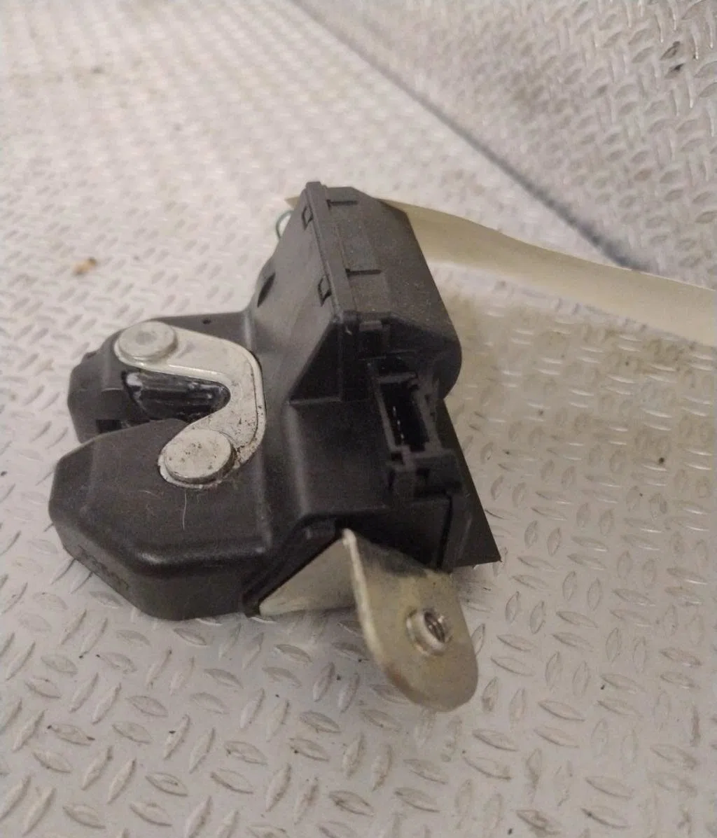 Moteur electrique de hayon-coffre Opel CORSA D (S07) 1.2 (l08, l68) (2006-2014) 5 portes occasion
