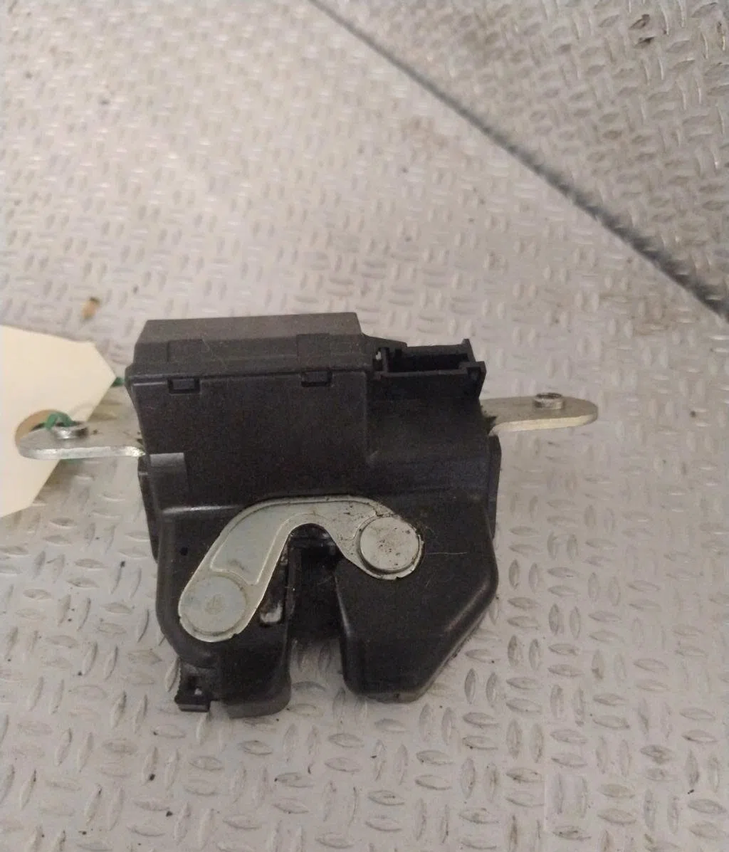 Moteur electrique de hayon-coffre Opel CORSA D (S07) 1.2 (l08, l68) (2006-2014) 5 portes occasion