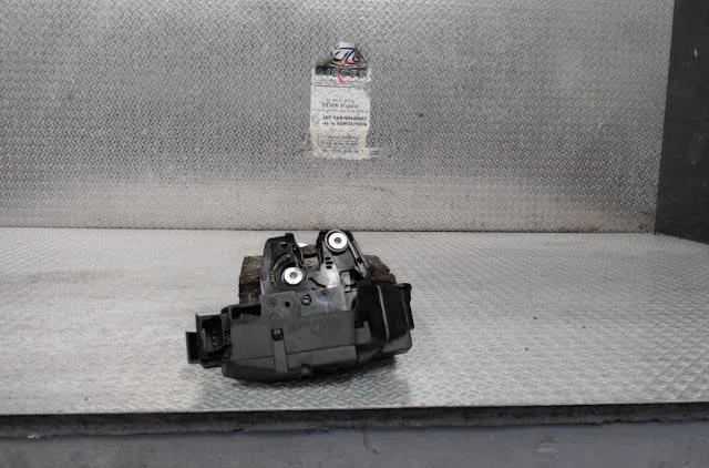 Moteur electrique de hayon-coffre OPEL CORSA F  CORSA F PHASE 1 occasion