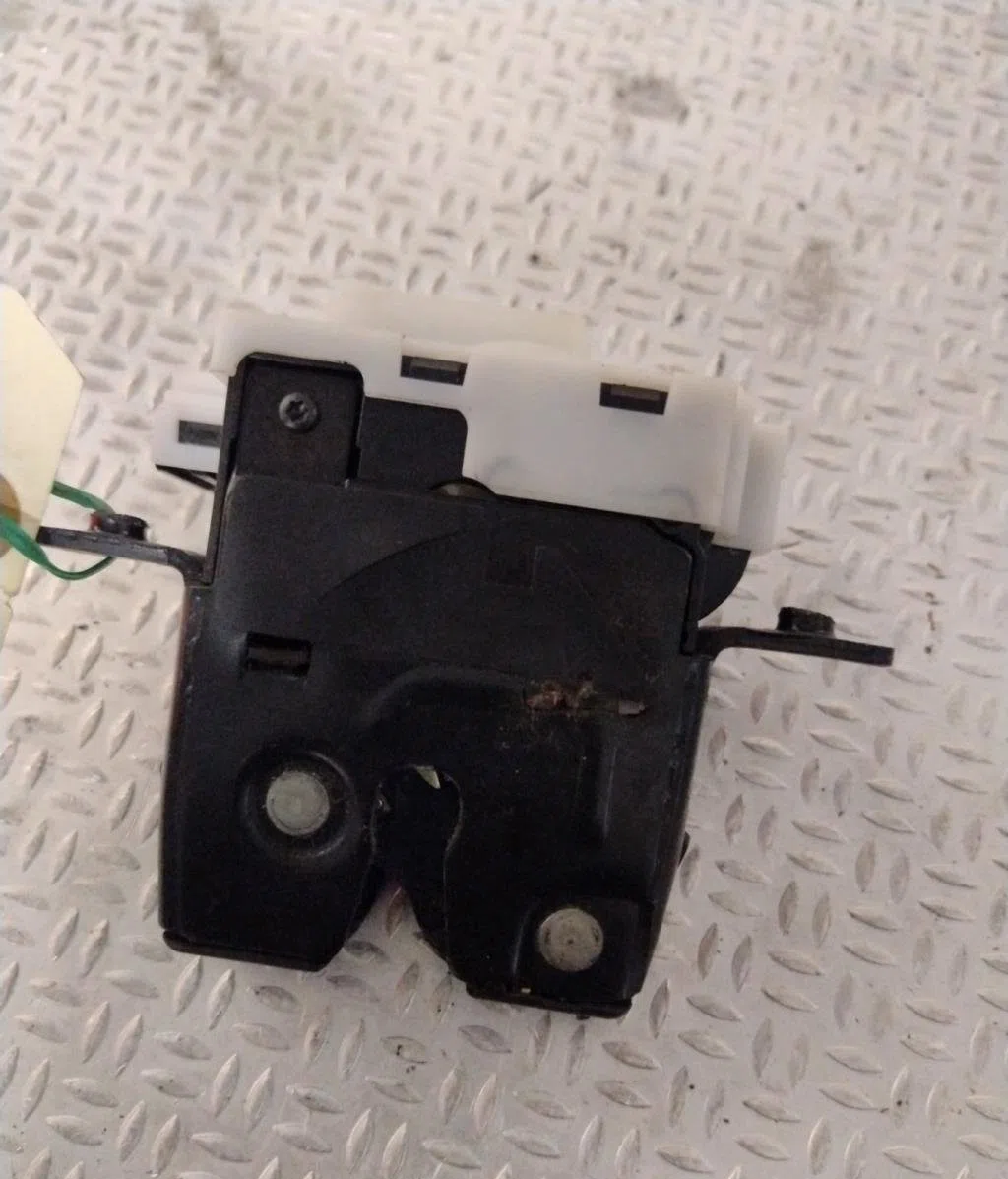 Moteur electrique de hayon-coffre RENAULT CLIO 3  CLIO 3 PHASE 2 BREAK occasion