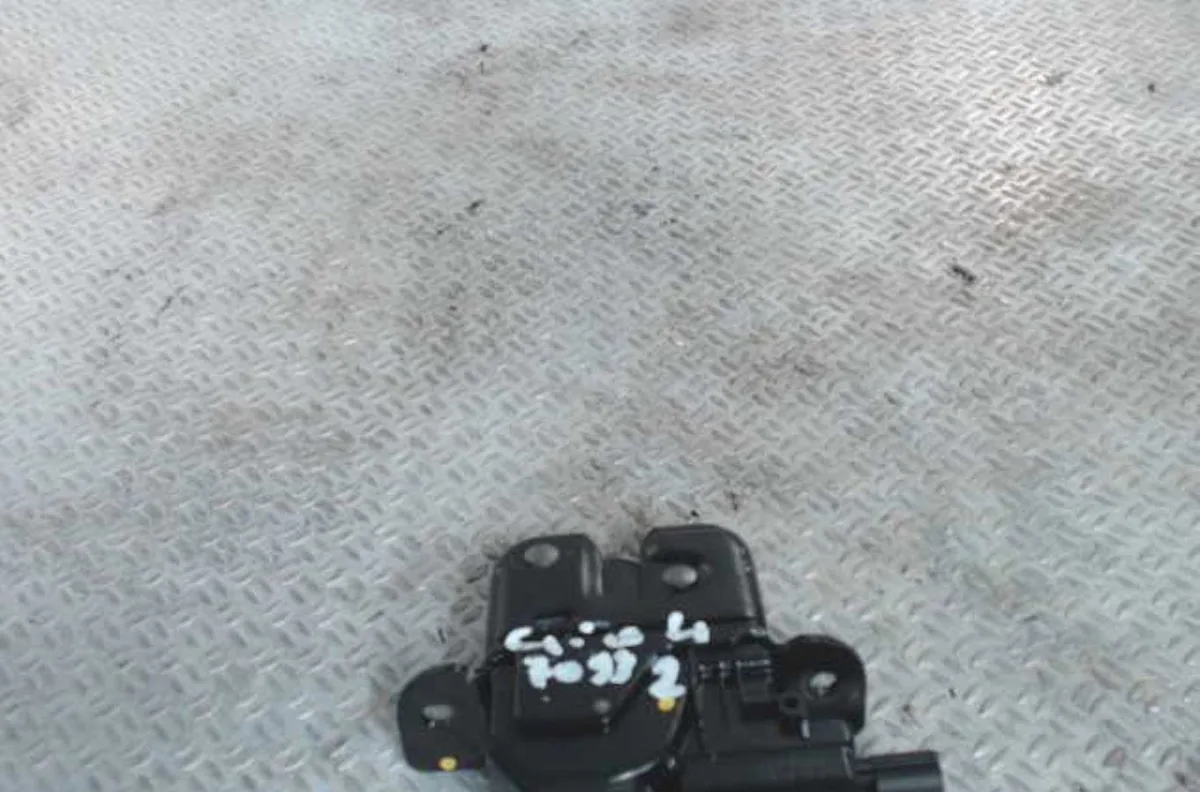 Moteur electrique de hayon-coffre RENAULT CLIO 4 PHASE 2 occasion