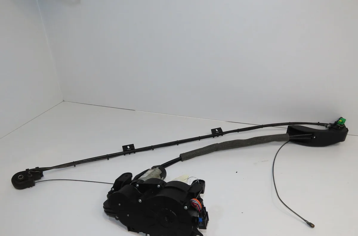 moteur électrique porte coulissante droit  Peugeot 1007 (KM_) 1.6 16v (2005) occasion