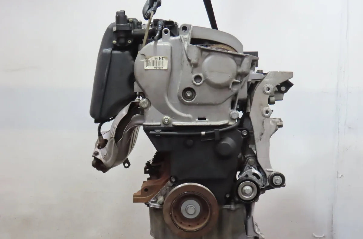 Moteur essence Renault CLIO II (BB_, CB_) 1.4 16v (b-cb0p, bb13) (2000-2008) 5 portes occasion