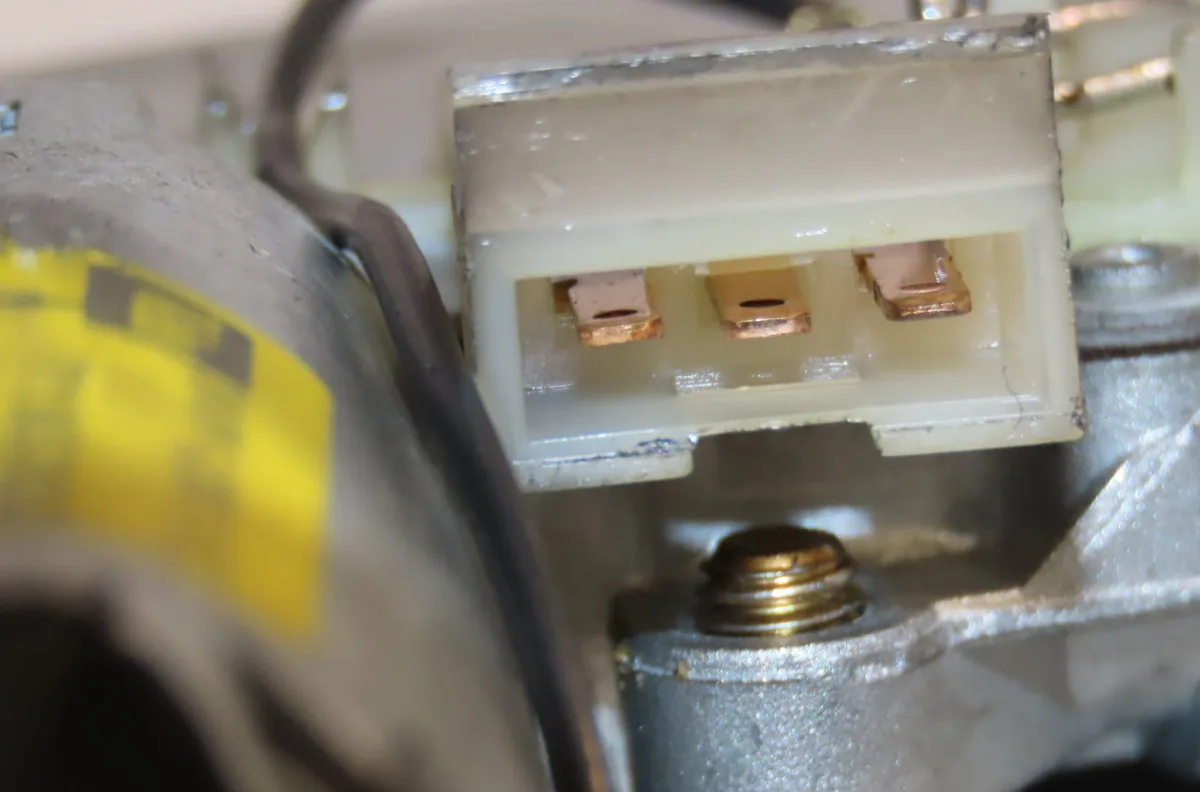 Moteur essuie-glace ar droit Volkswagen TRANSPORTER IV Autobus-Autocar (70B, 70C, 7DB, 7DK, 70J, 70K 2.5 tdi (1995-2003)