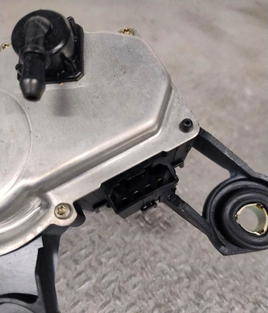 Moteur essuie-glace ar gauche Audi Q7 (4LB) 3.0 tdi quattro (2006-2008) 5 portes occasion