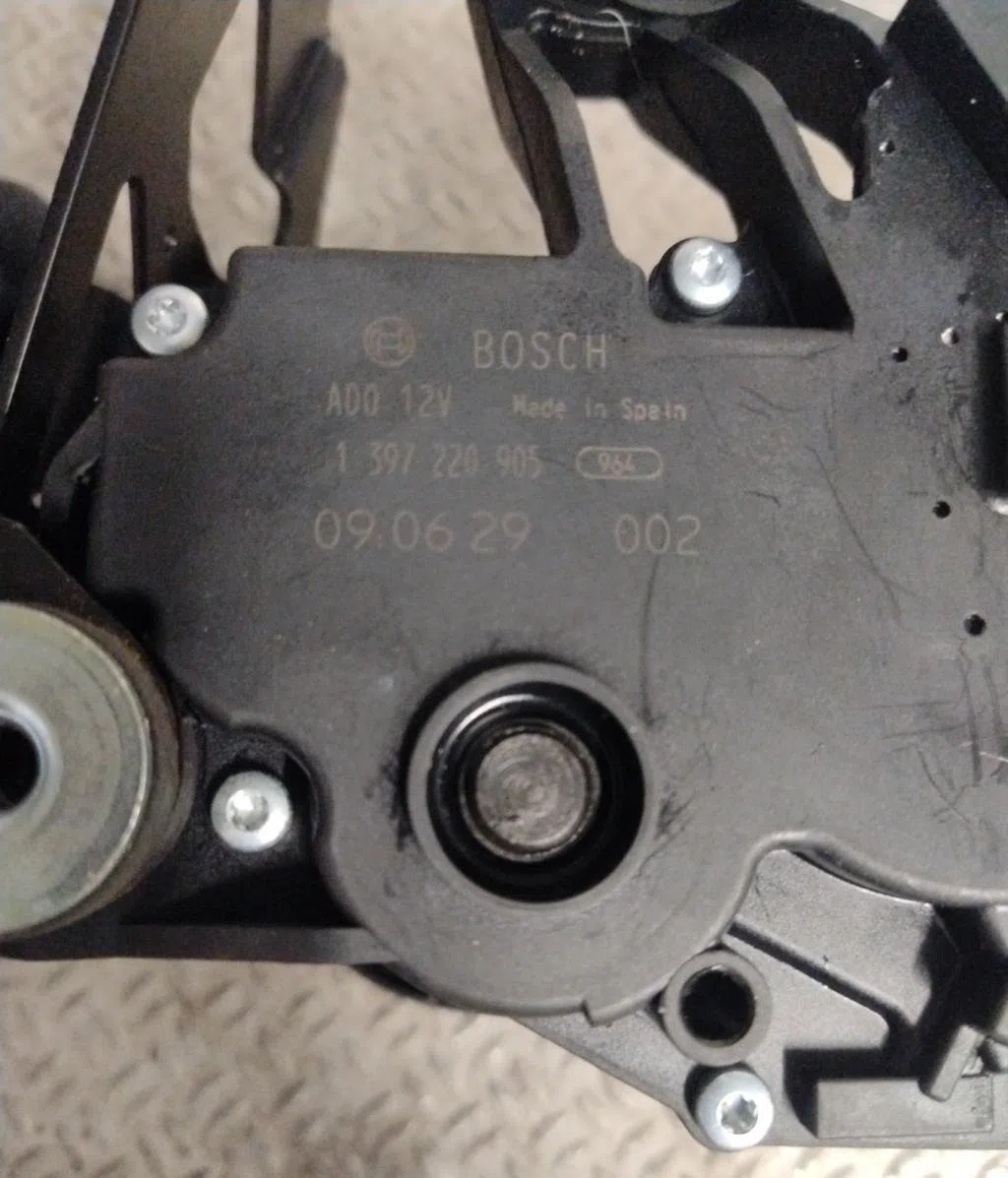 Moteur essuie-glace ar gauche BMW SERIE 3 E91  SERIE 3 E91 TOURING PHASE 2 BREAK occasion