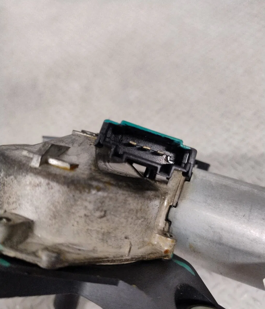 Moteur essuie-glace ar gauche Chevrolet AVEO 3-5 portes (T300) 1.3 d (2011-2015) occasion