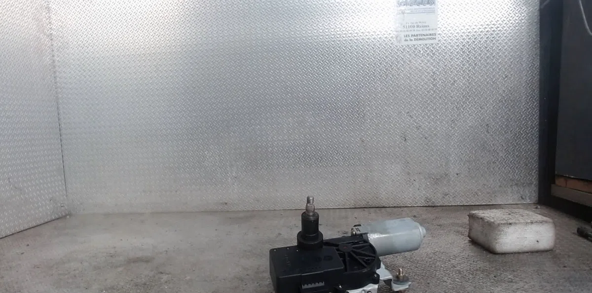 Moteur essuie-glace ar gauche Chevrolet CAPTIVA (C100, C140) 2.0 d 4wd (2006-2009) occasion