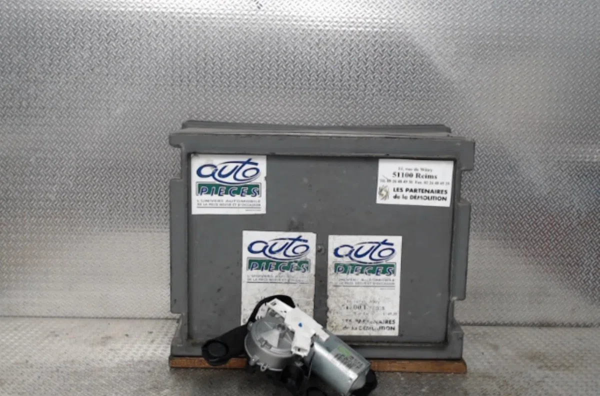 Moteur essuie-glace ar gauche CITROEN C4 2  C4 2 PHASE 1 occasion