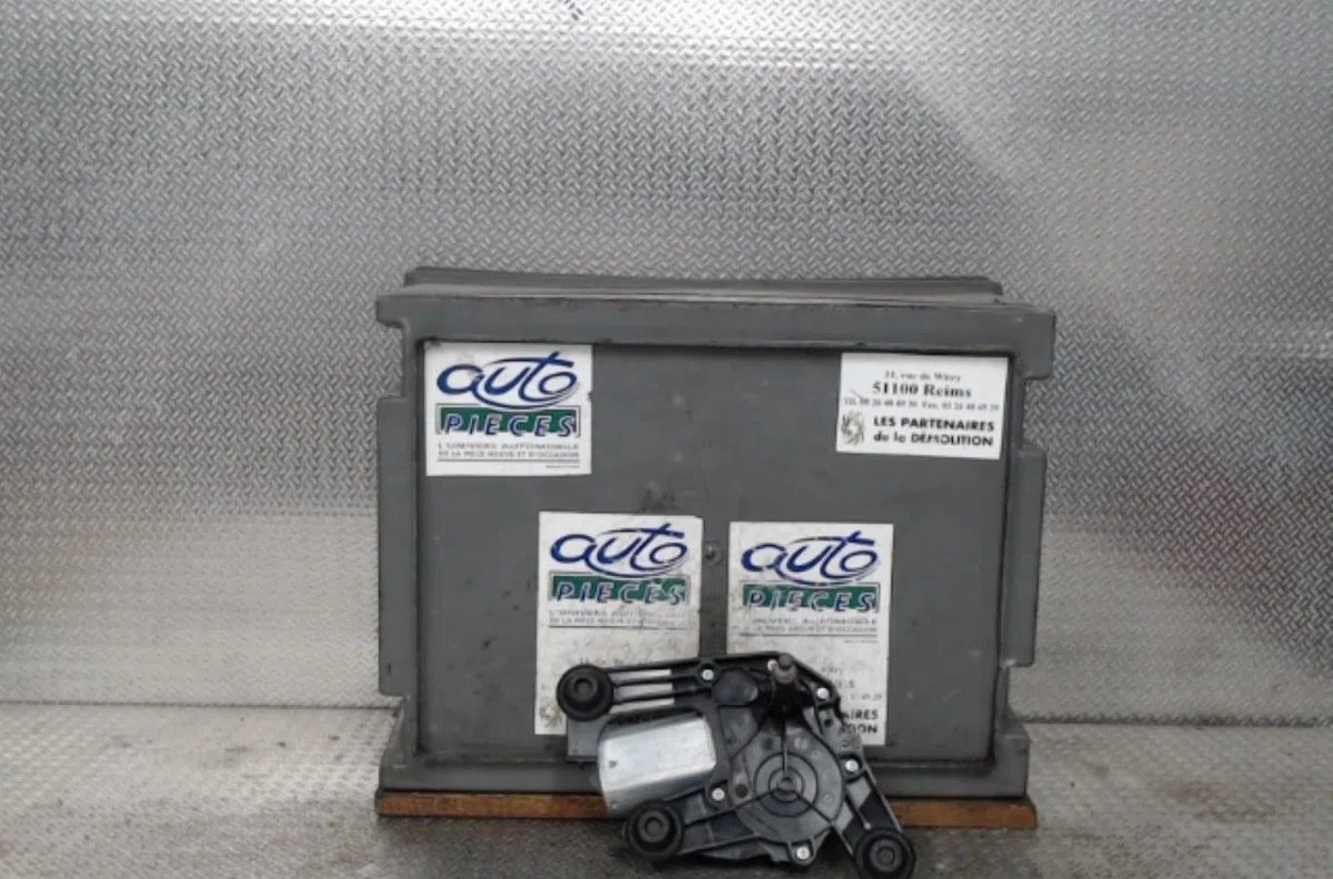 Moteur essuie-glace ar gauche CITROEN C4 2  C4 2 PHASE 1 occasion