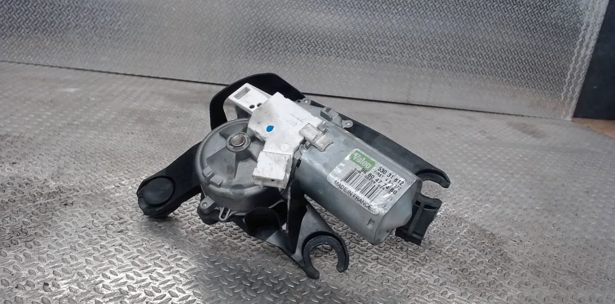 Moteur essuie-glace ar gauche Ds DS 4 - DS 4 CROSSBACK (NX_) 1.2 thp 130 (nxhnym) (2015-2018) 5 portes occasion