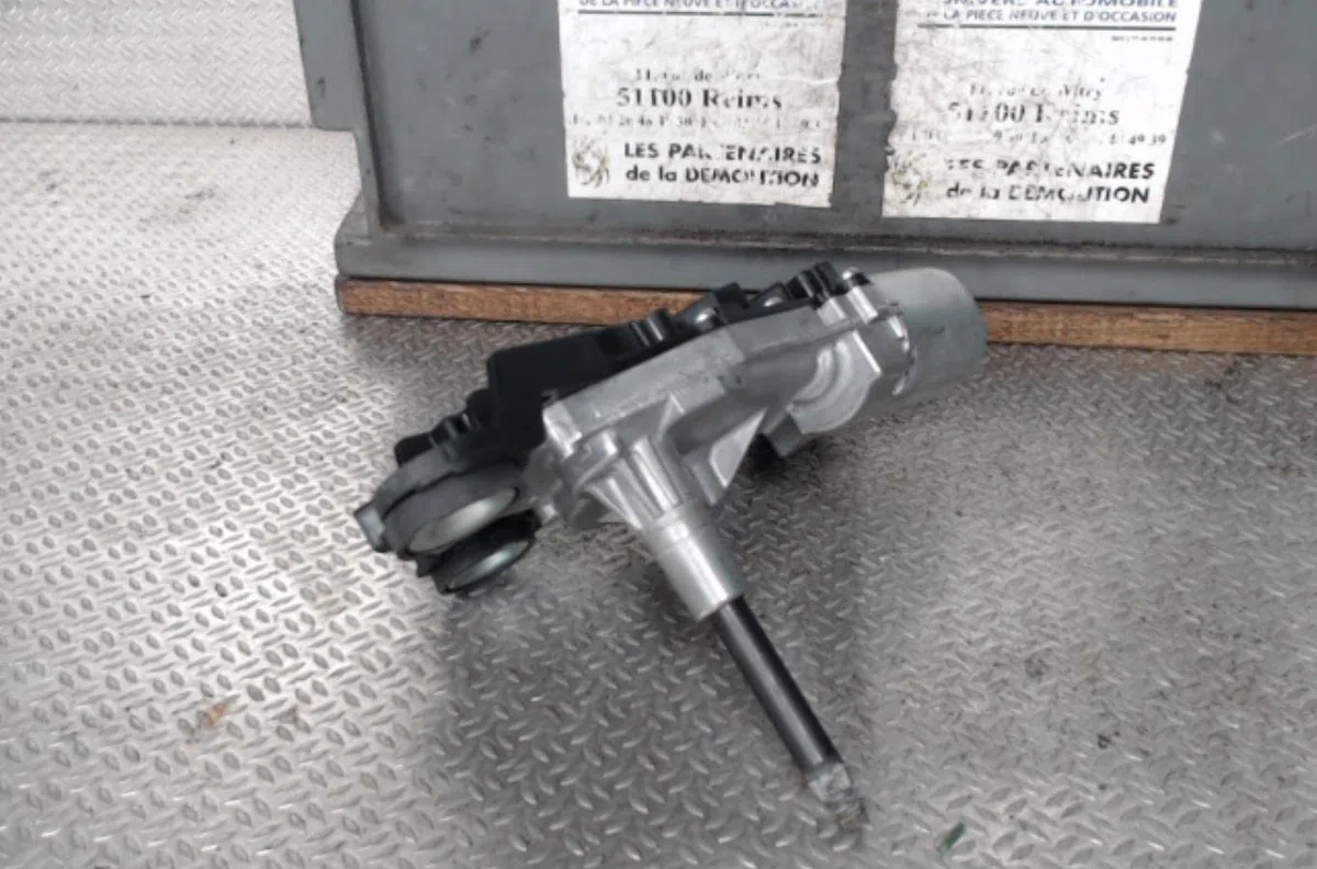 Moteur essuie-glace ar gauche Ford FOCUS III Turnier 1.6 tdci (2010) occasion