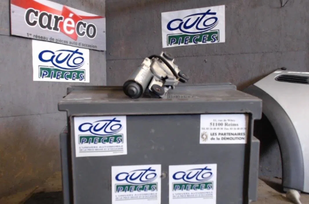 Moteur essuie-glace ar gauche FORD MONDEO 2  MONDEO 2 occasion