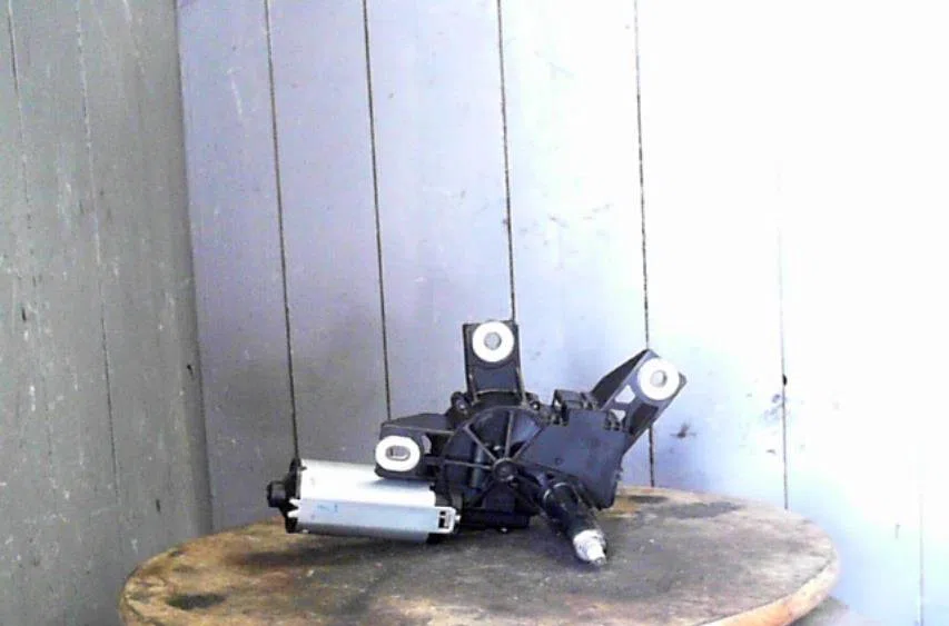 Moteur essuie-glace ar gauche MERCEDES CLASSE A 168  CLASSE A 168 PHASE 1 occasion