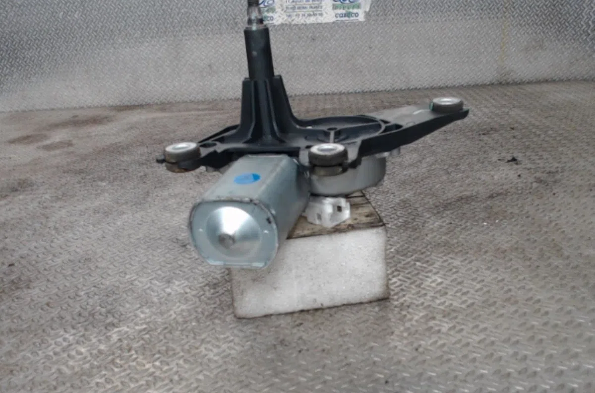 Moteur essuie-glace ar gauche Nissan JUKE (F15) 1.2 dig-t (2014) occasion