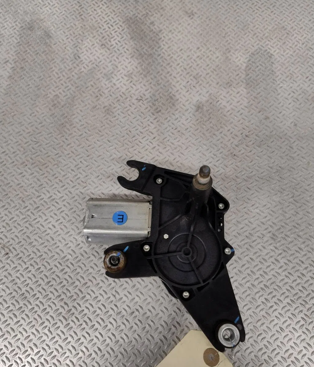 Moteur essuie-glace ar gauche Nissan PULSAR 3-5 portes (C13) 1.5 dci (2014) occasion