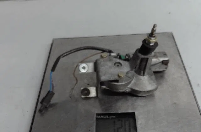 Moteur essuie-glace ar gauche Opel CORSA B (S93) 1.5 td (f08, f68, m68) (1993-2000) occasion