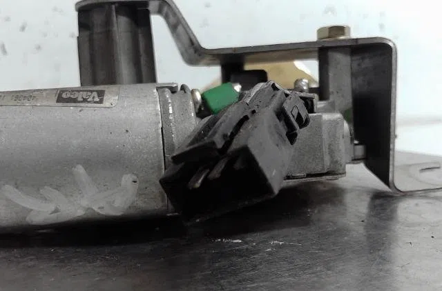 Moteur essuie-glace ar gauche Opel VECTRA B 3-5 portes (J96) 2.2 dti 16v (f68) (2000-2002) occasion