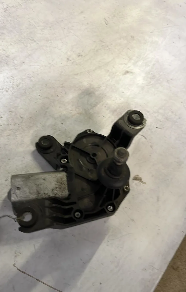 Moteur essuie-glace ar gauche Opel ZAFIRA - ZAFIRA FAMILY B (A05) 1.9 cdti (m75) (2005-2015) 5 portes occasion