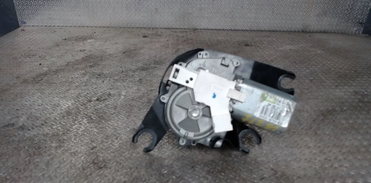 Moteur essuie-glace ar gauche Peugeot 3008 Monospace (0U_) 2.0 hdi 150 - bluehdi 150 (2009-2016) 5 portes occasion