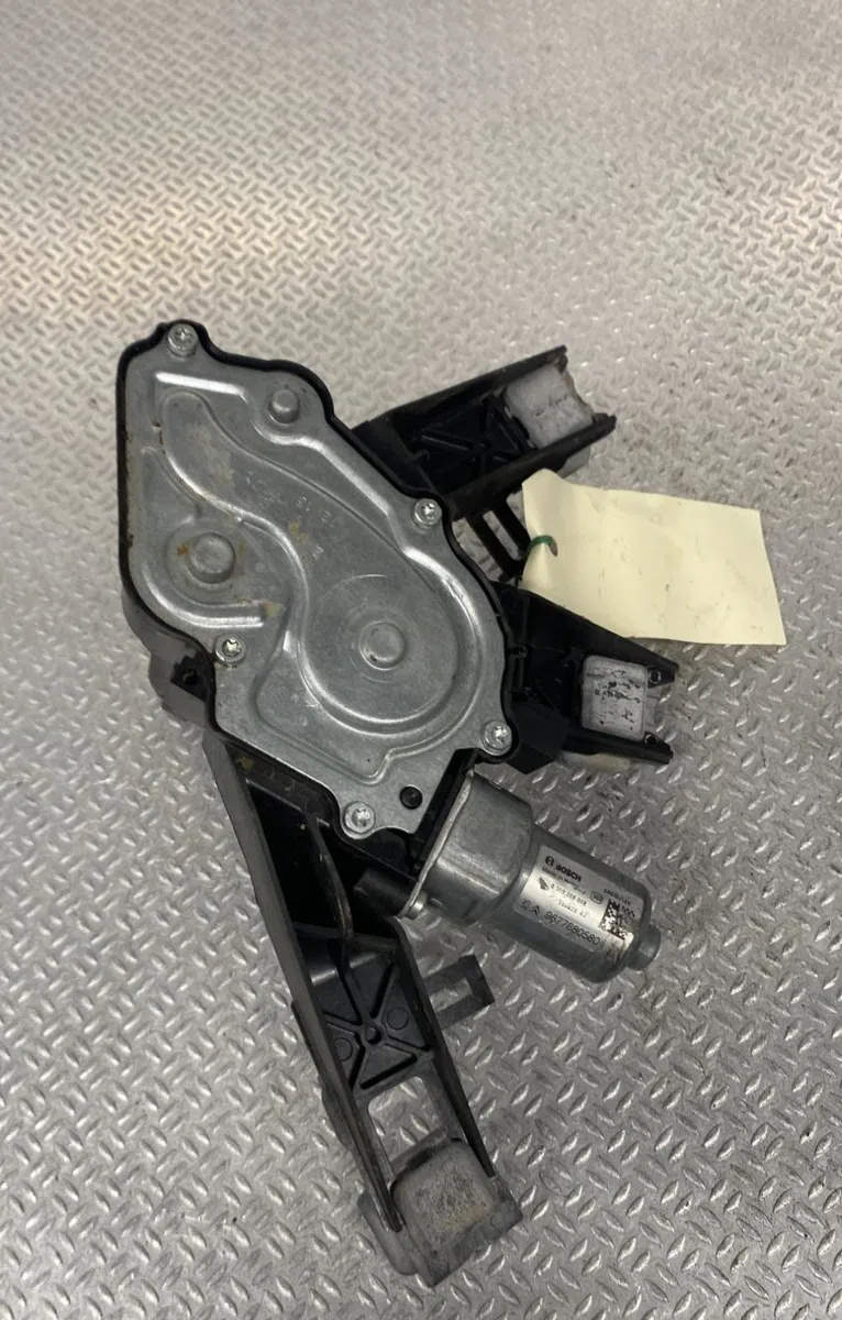 Moteur essuie-glace ar gauche PEUGEOT 308 2  308 2 PHASE 1 occasion