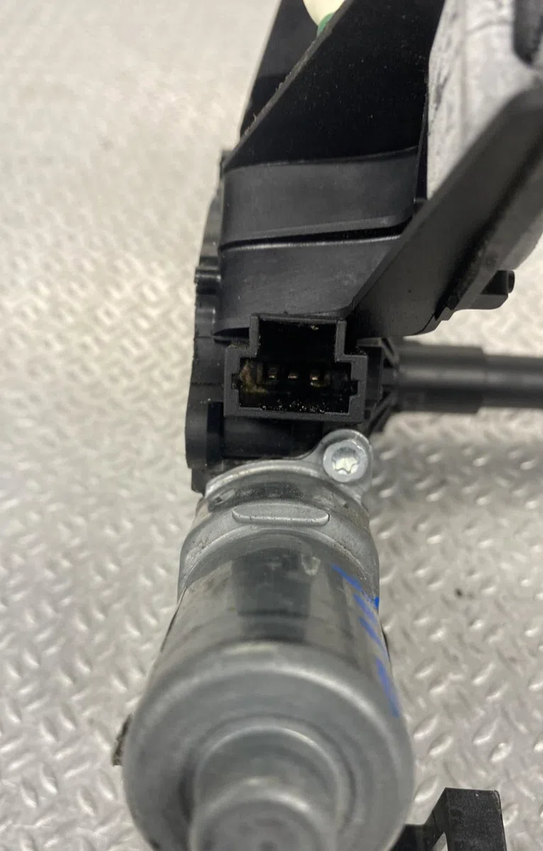 Moteur essuie-glace ar gauche PEUGEOT 308 2  308 2 PHASE 1 occasion
