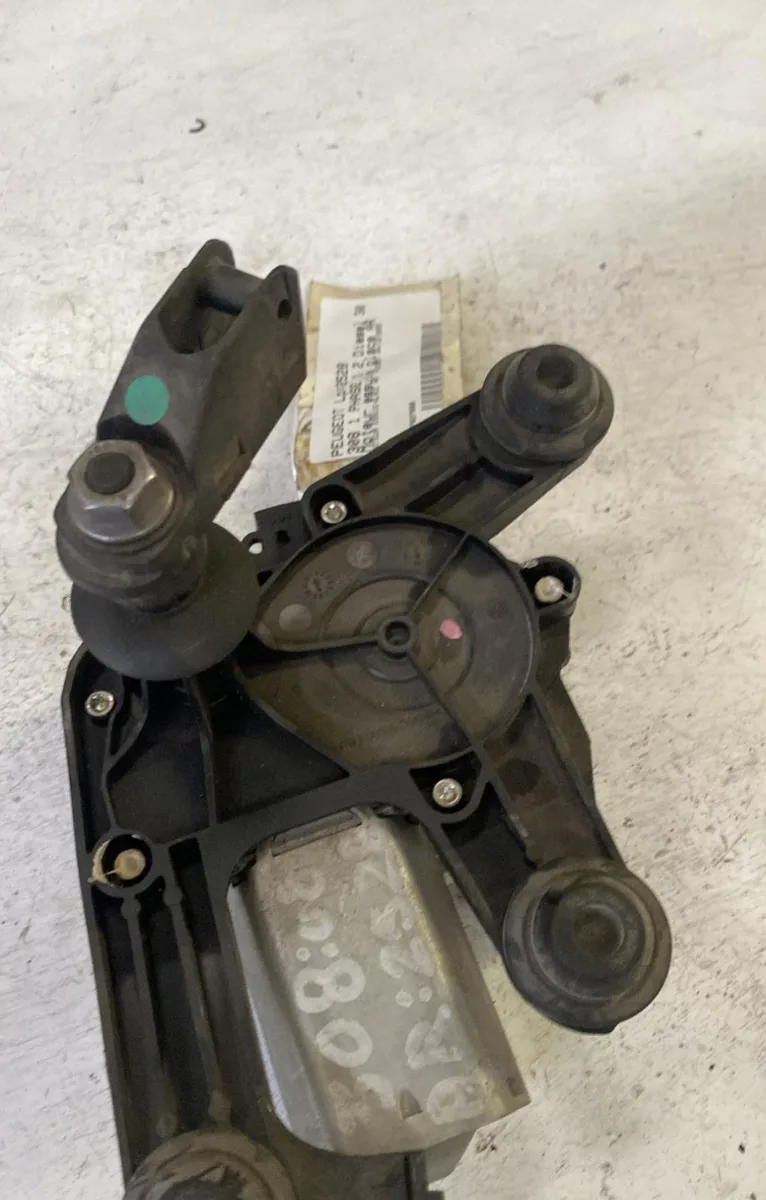 Moteur essuie-glace ar gauche Peugeot 308 I (4A_, 4C_) 2.0 hdi (2007-2014) 3 portes occasion