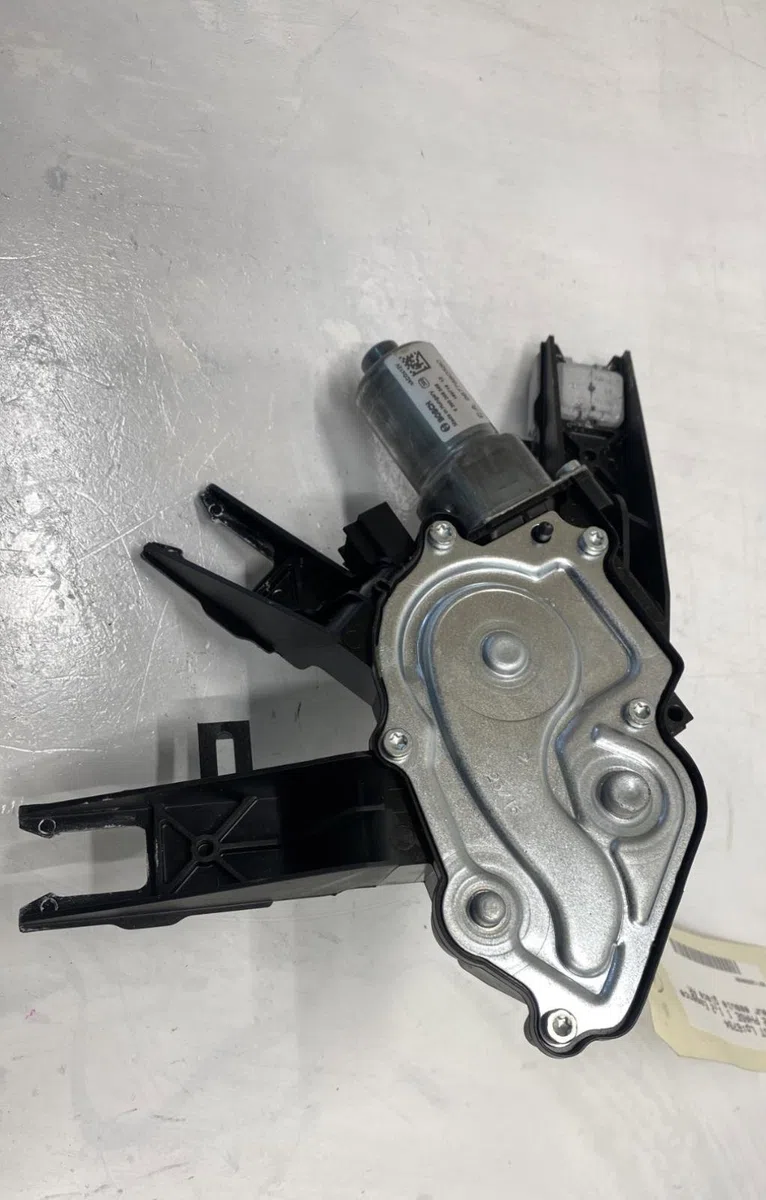Moteur essuie-glace ar gauche Peugeot 308 II (LB_, LP_, LW_, LH_, L3_) 1.2 thp 110 (2013-2021) occasion