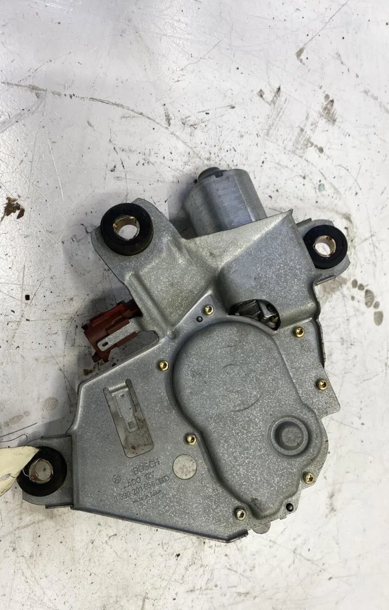 Moteur essuie-glace ar gauche Peugeot 406 Break (8E-F) 2.0 hdi 110 (1999-2004) 5 portes occasion