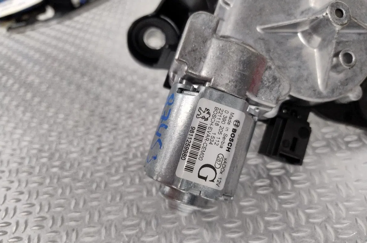 Moteur essuie-glace ar gauche Peugeot 5008 II (MC_, MJ_, MR_, M4_) 1.5 bluehdi 130 (mcyhzj, mcyhzr, mcyhzx) (2018) occas