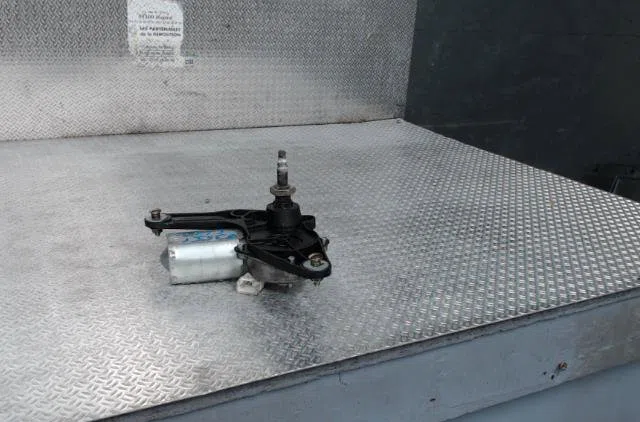 Moteur essuie-glace ar gauche RENAULT CLIO 2  CLIO 2 PHASE 1 occasion